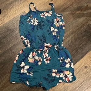 Sleeveless shorts romper